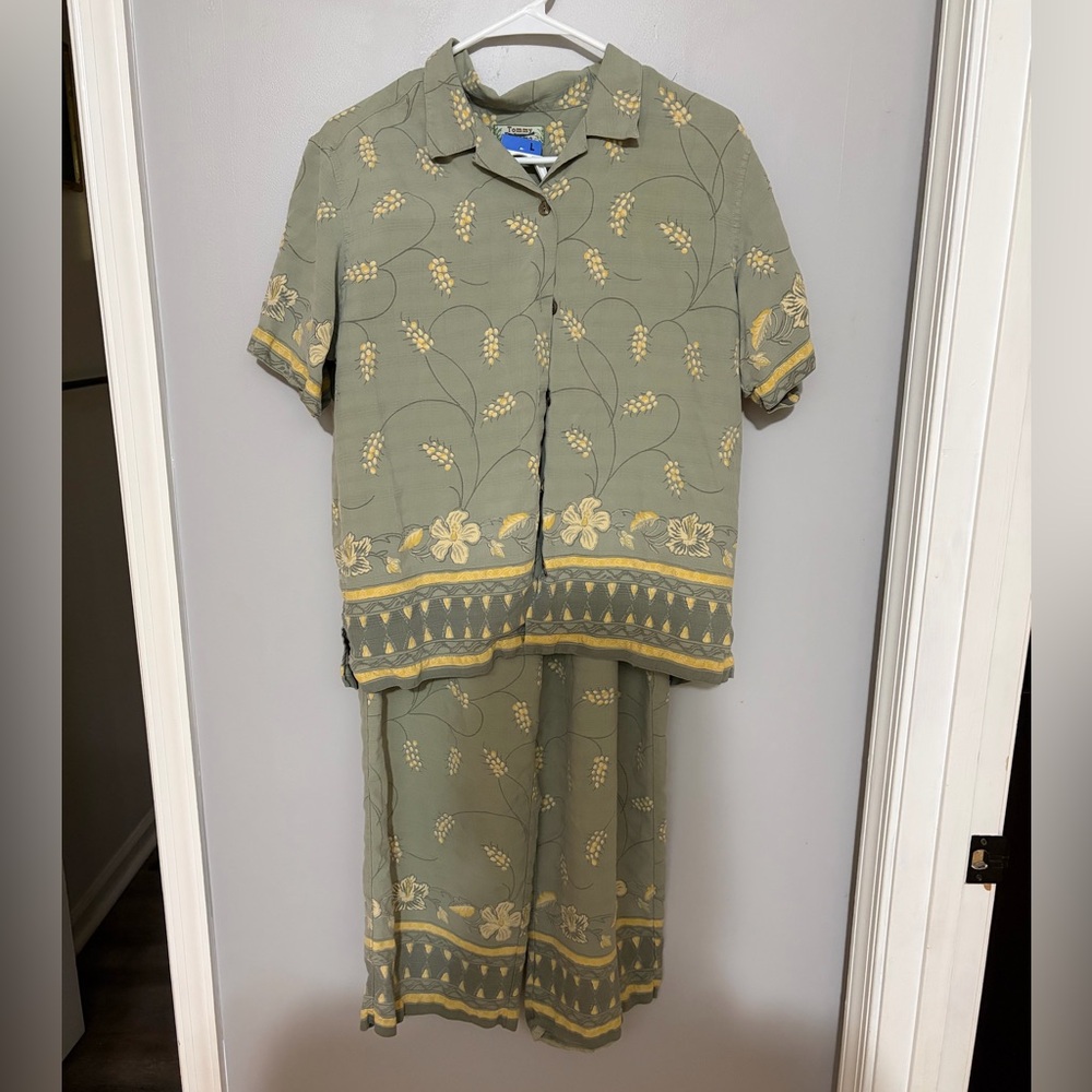 Tommy Bahama 100% Silk Floral 2 Piece Shirt and Pants Set